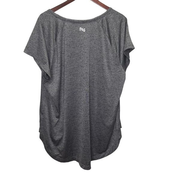 Pennington's Nola Activewear Hi Low Hem Vneck Tshirt - Picture 4 of 8